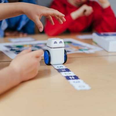 KUBO - The Screen Free Robot For K-5